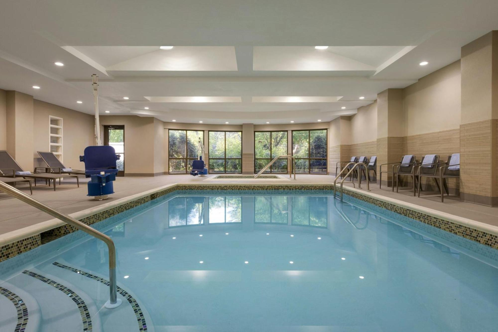 Courtyard Lancaster Hotell Fertility Exteriör bild
