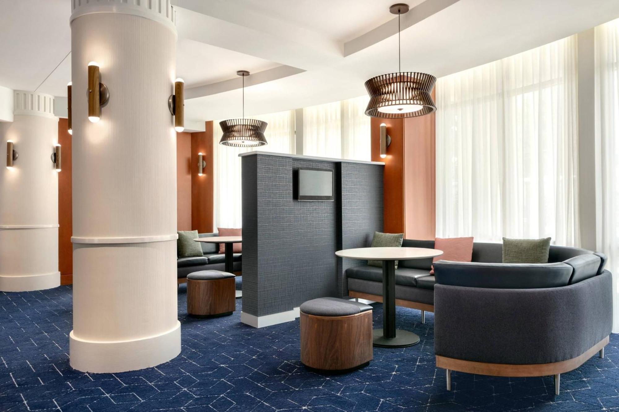 Courtyard Lancaster Hotell Fertility Exteriör bild