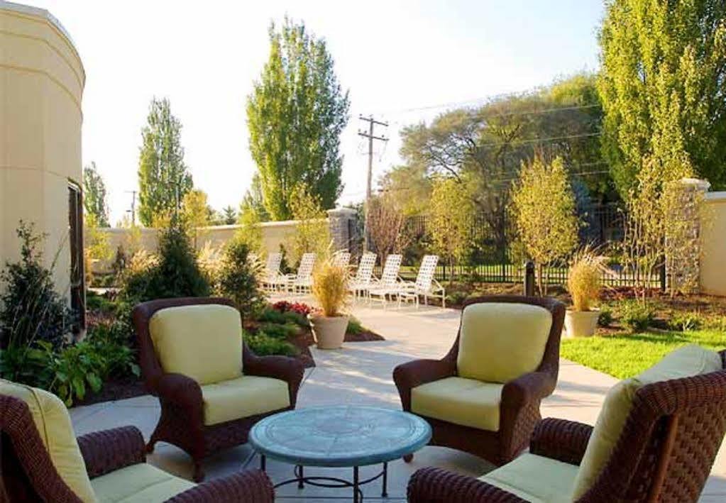 Courtyard Lancaster Hotell Fertility Exteriör bild