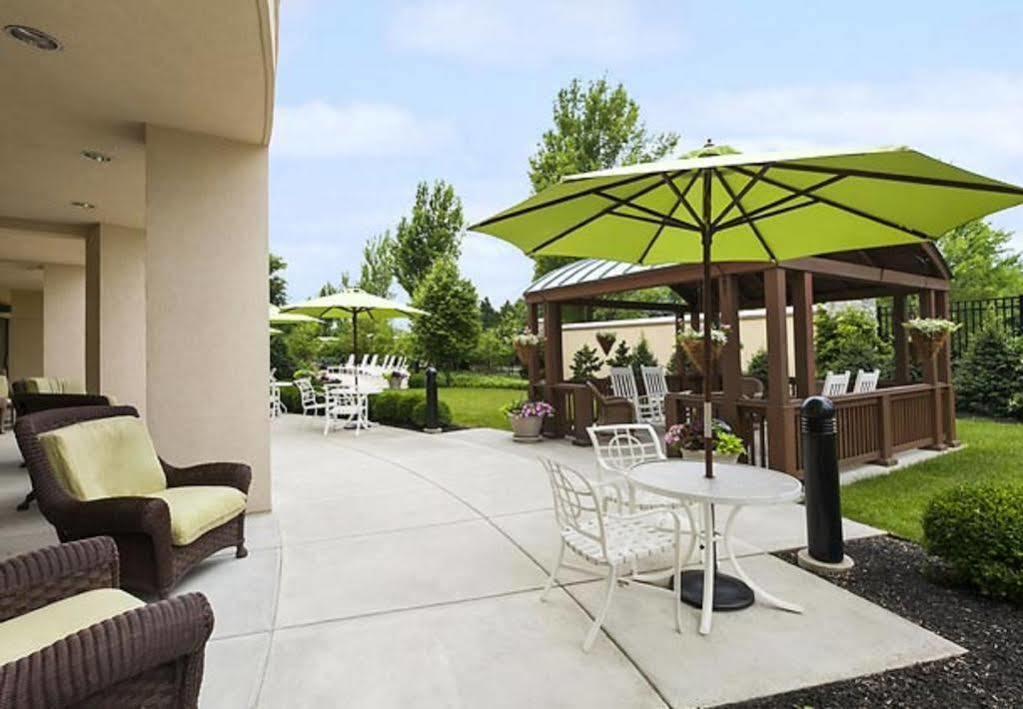 Courtyard Lancaster Hotell Fertility Exteriör bild